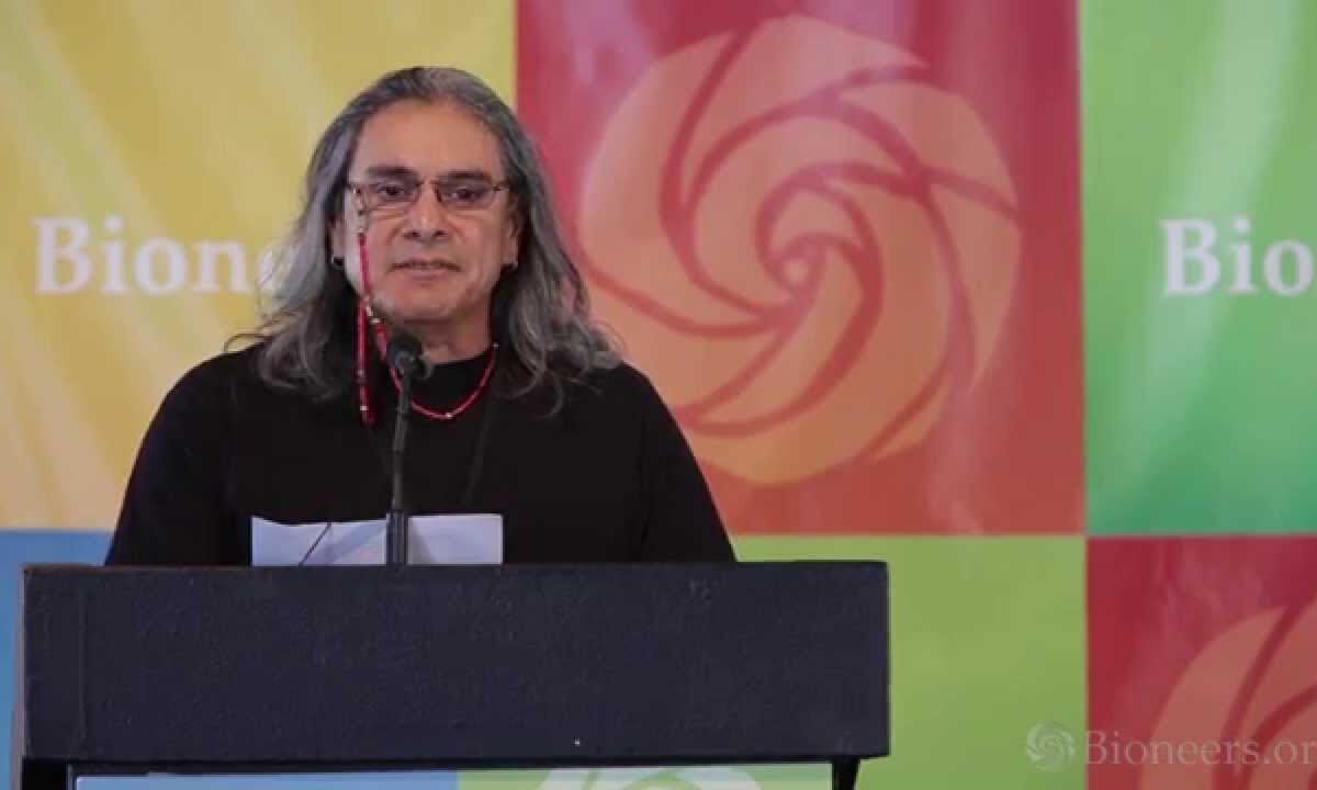 Enrique Salmón – Eating the Landscape: American Indian Stories of Food and Resilience