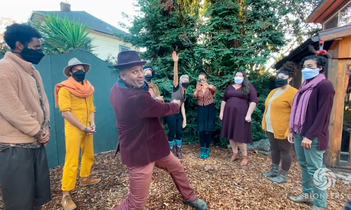 Performance of “We Shall Be Known” by The Thrive Choir and MaMuse